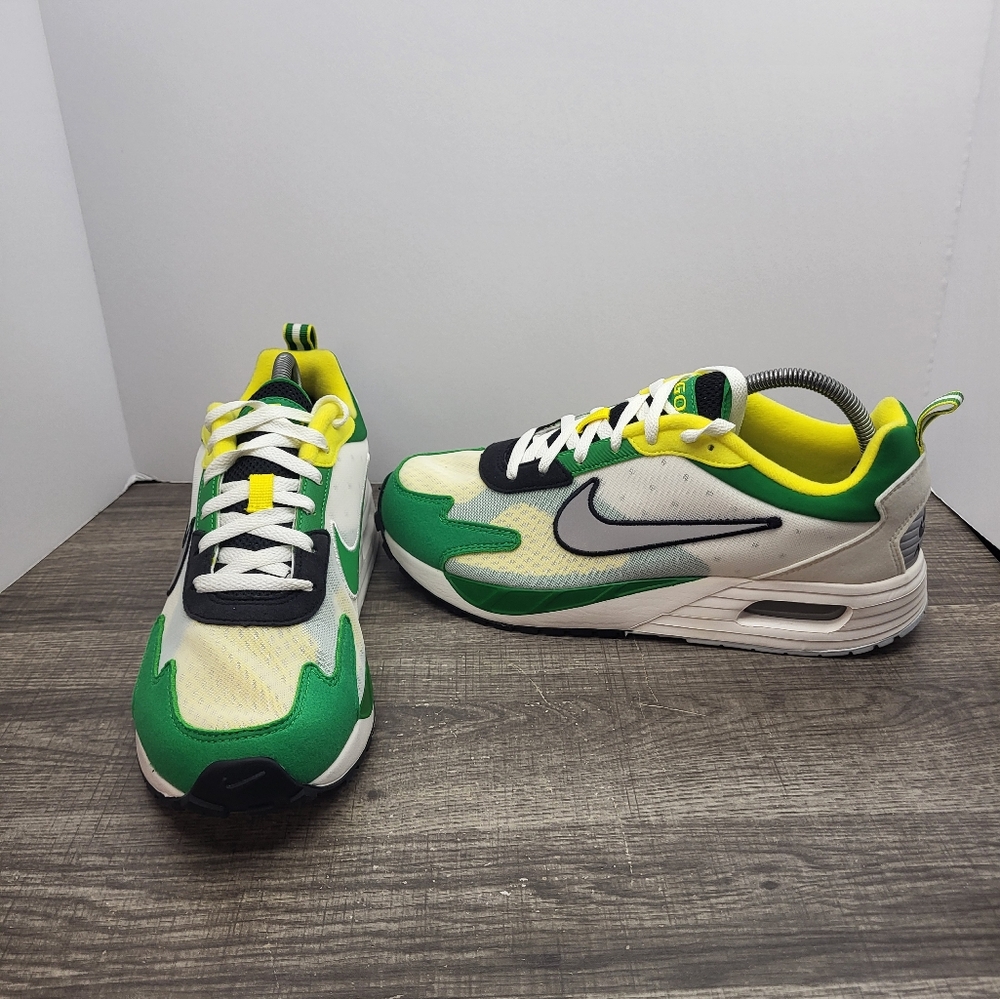 Nike Air Max Solo Oregon Ducks UNIVERSITY Of OREGON Men's Size 9 FZ4837-001